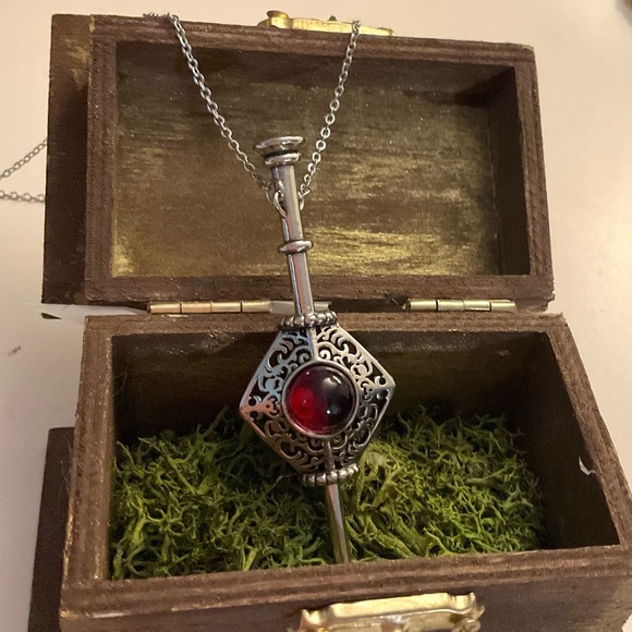 Witch Wand Pendant Harry Potter Sorcery Necklace Sorcery Grindelwald Blood Pact - Picture 5 of 6